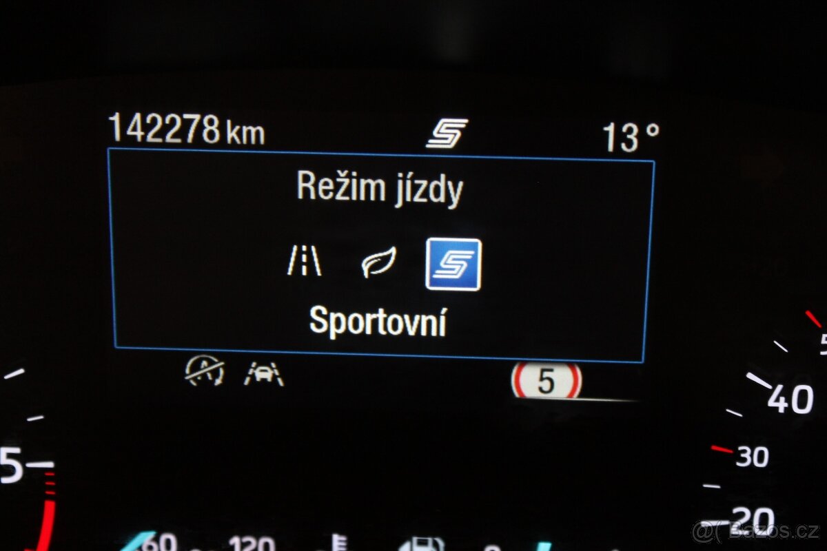 Ford Focus, 2.0 EcoBlue 110 kW ST-LINE - 11