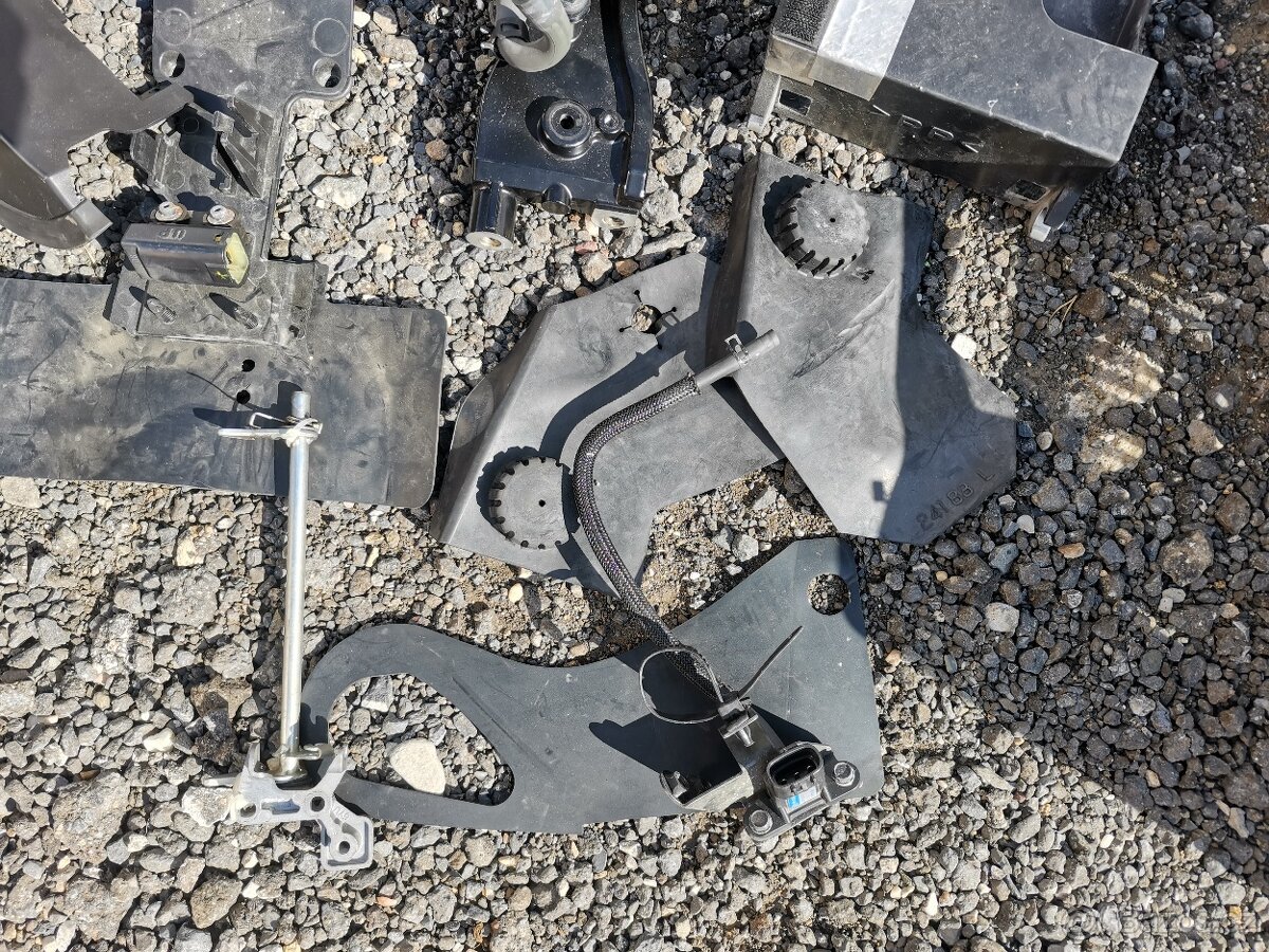 Yamaha MT01 Soubor dílů - 11