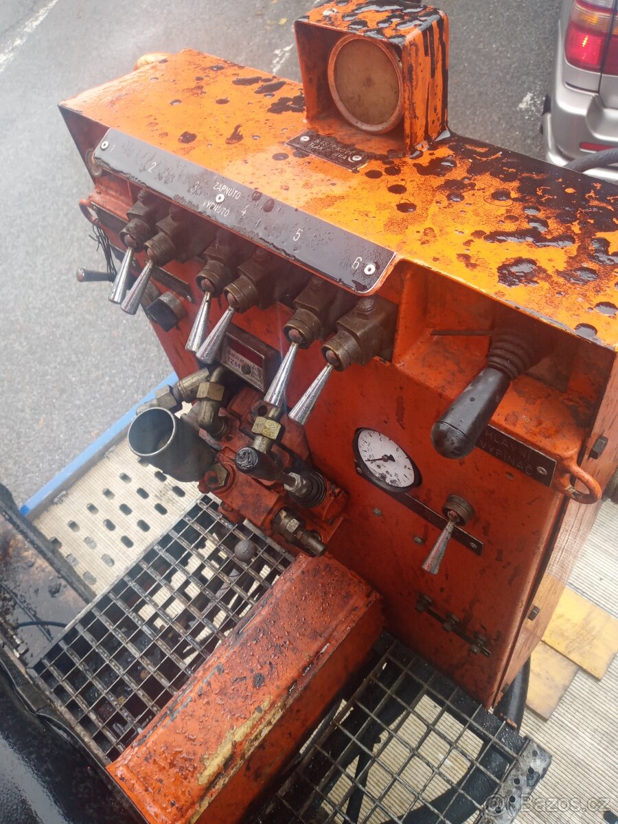 Prodám pokladac asfaltu strassmayr r 2000 - 11