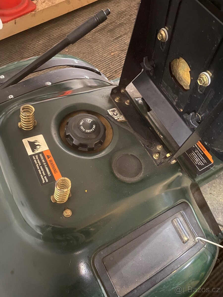Sekací traktůrek Bolens - 11