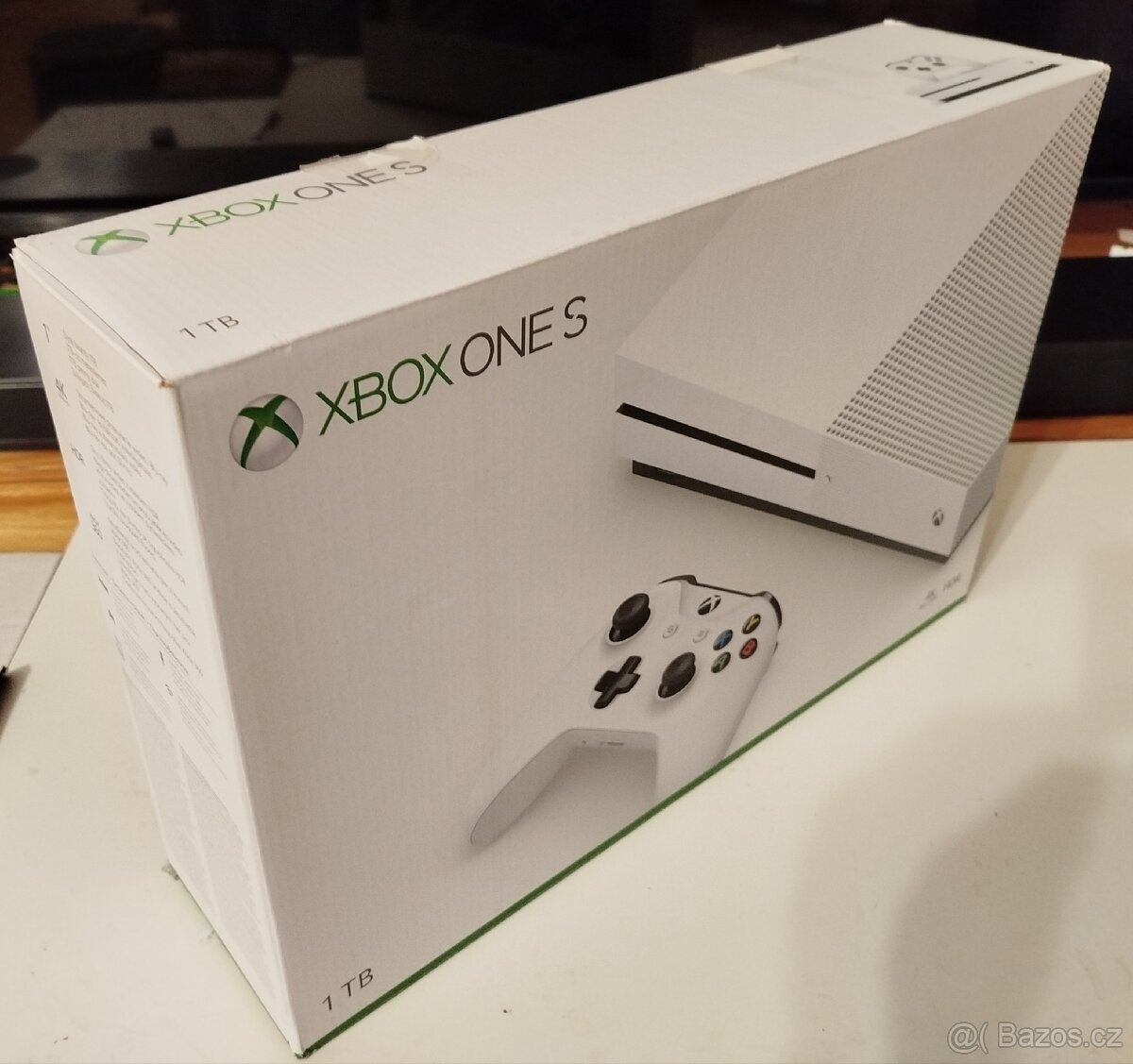 Xbox One S 1TB, Kinect, 30 her pro děti + krabice - 11