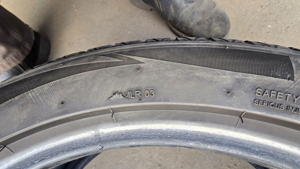 Celoroční pneumatika 245/40/18 Goodride - 11