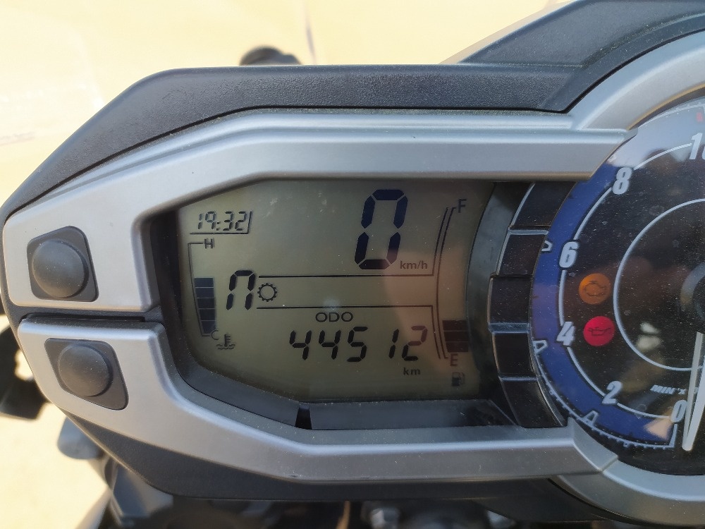 TRIUMPH TIGER 800 XR - 11