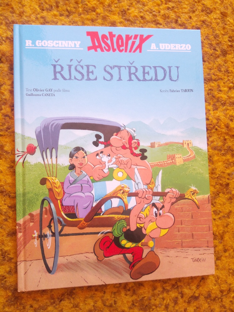 Různé komiksy a knihy - 11