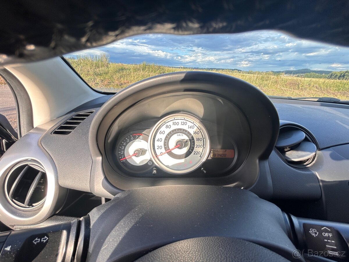 Mazda 2 1.3i - 11