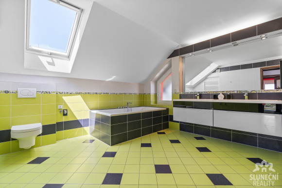 Prodej rodinného domu 6+1 , Uherské Hradiště - Jarošov, 528 - 11