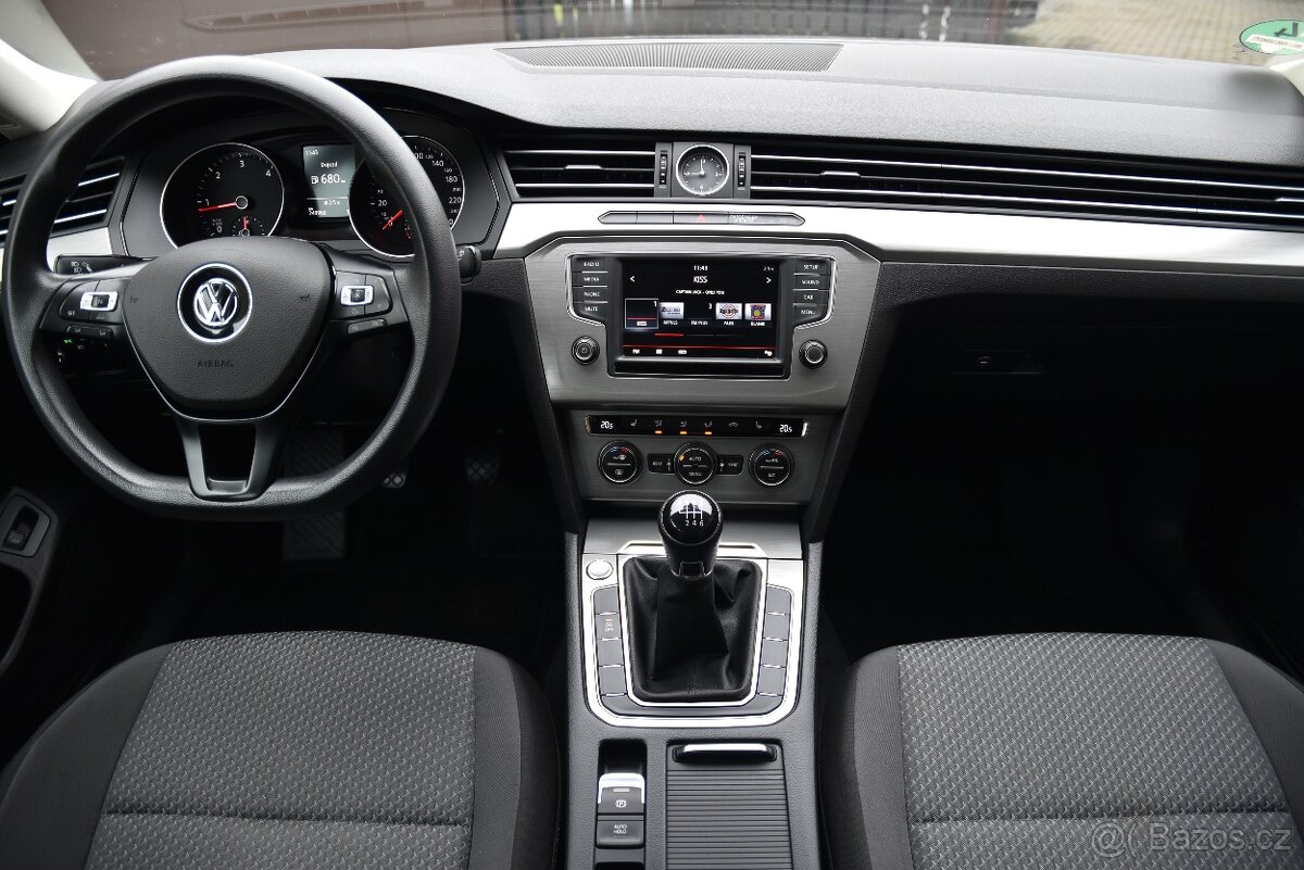 Volkswagen Passat b8 2.0 TDi CR,DKLIMA,VÝHŘEV,TEMP,1.MAJITEL - 11