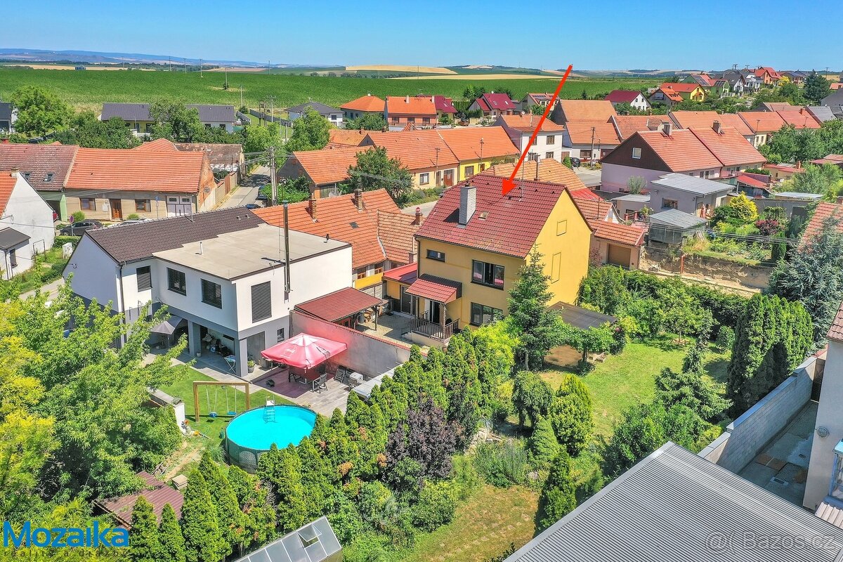 Rodinný dům s garáží a nádhernou zahradou Křepice u Hustopeč - 11