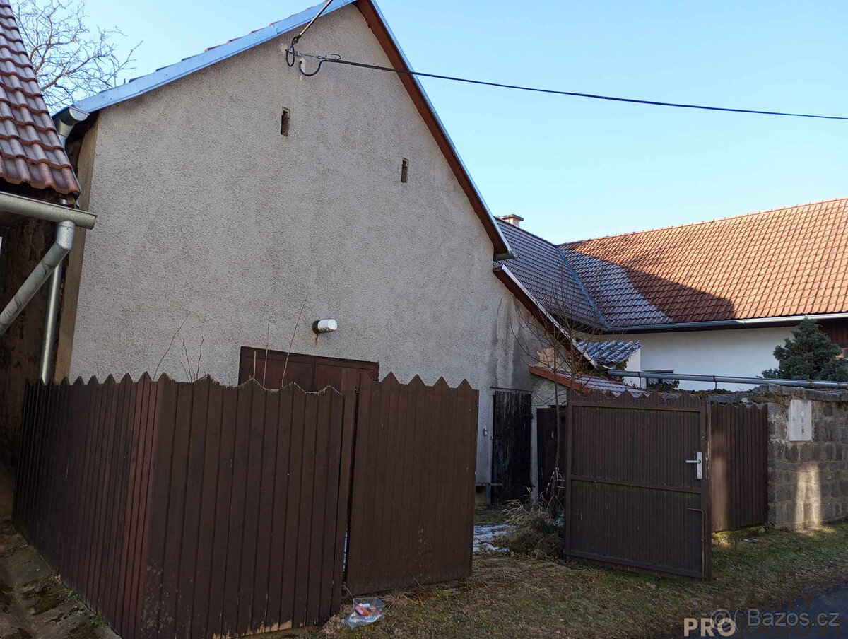 Prodej chalupy 2+1 se dvorem a stodolou v Maňovicích, RD 2+ - 11