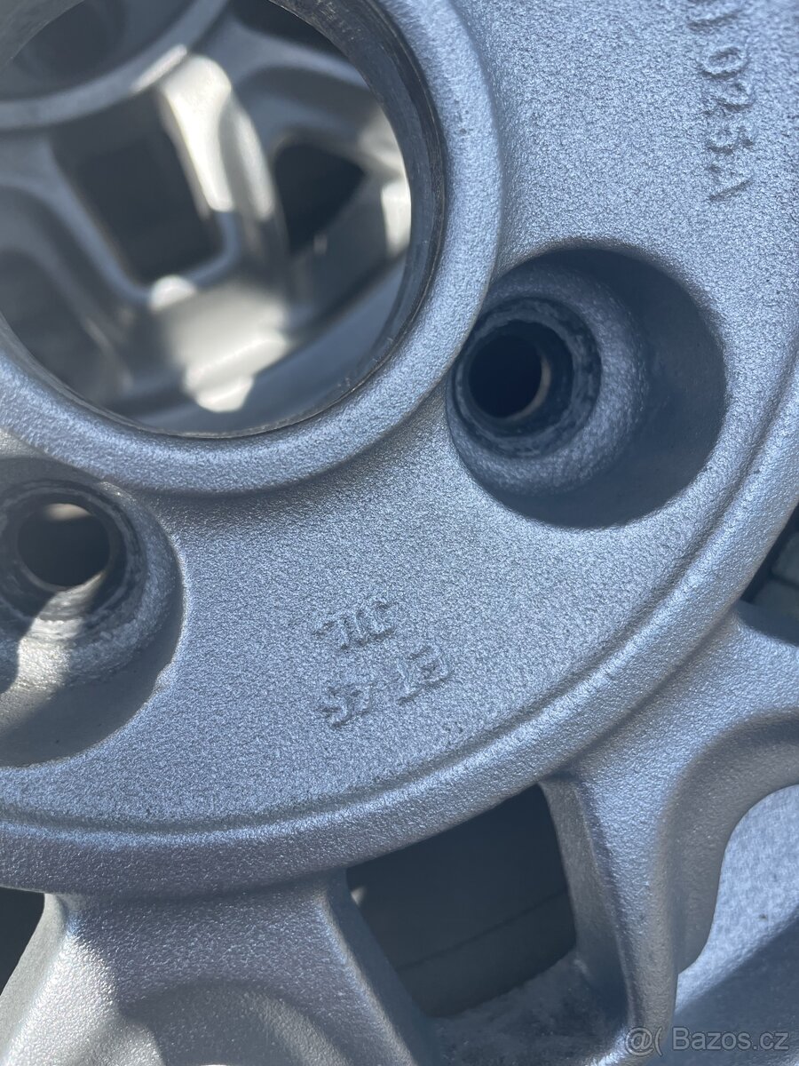 VW Alu 13” Retro s 175/70 R13 - 11