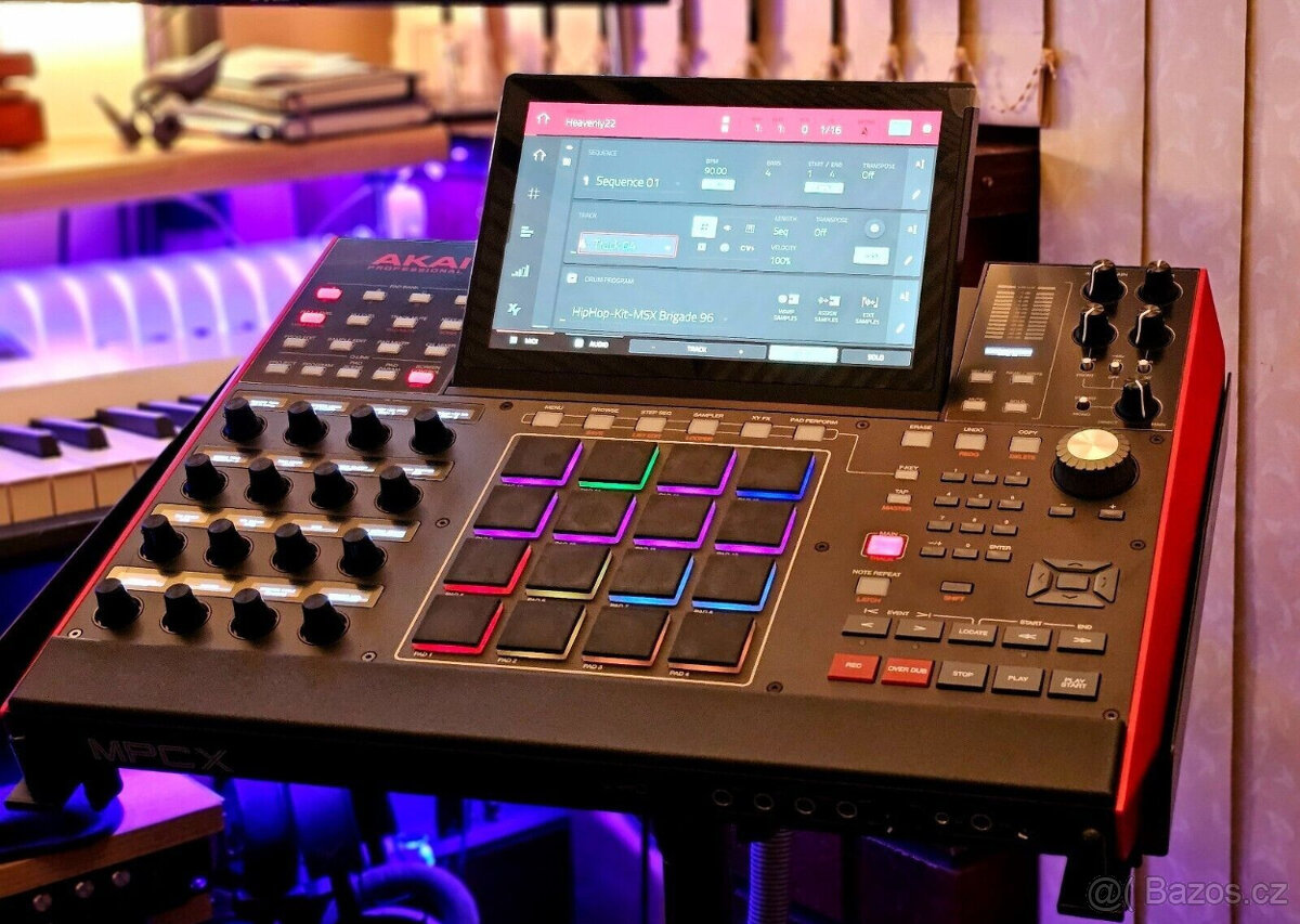 AKAI MPC X + kryt Decksaver + 500GB SSD + spousta bonusů - 11