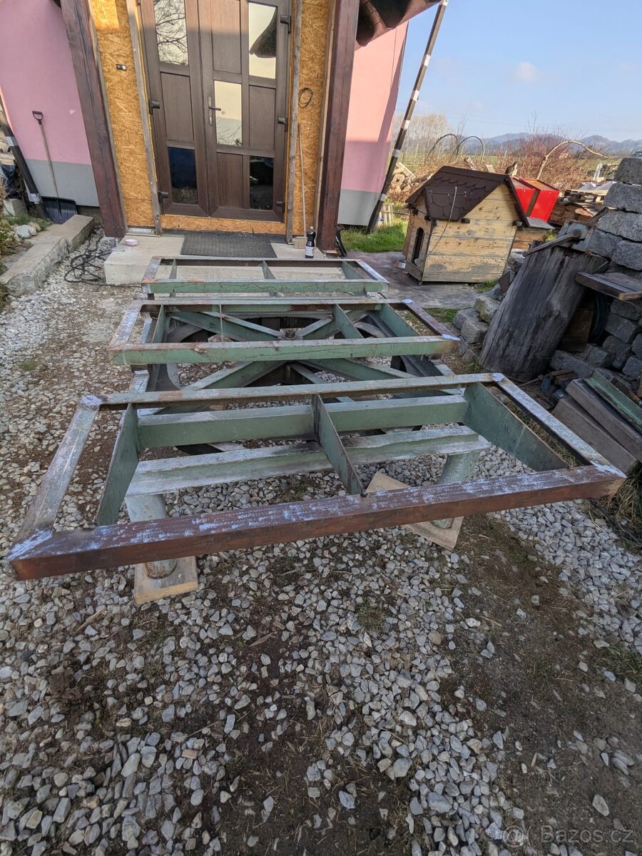 Stůl na řezání kamene otočný - 11