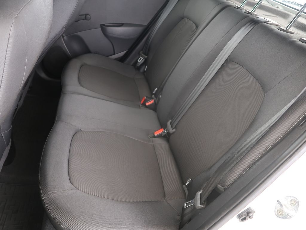 Hyundai i10 1.0i,CZ,1Maj,48kW,Manuál - 11