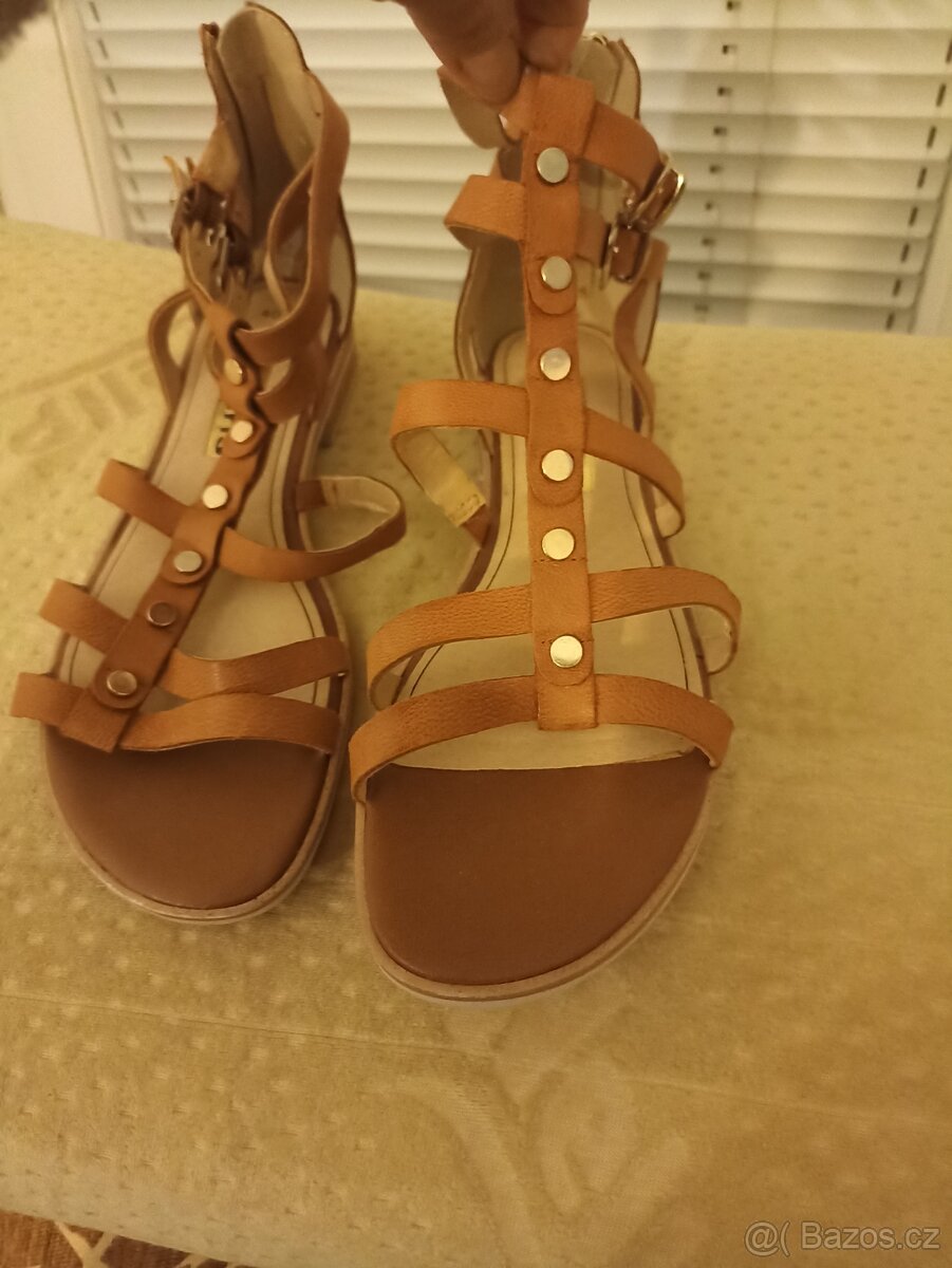 NOVÉ TAMARIS SANDÁLE - 11