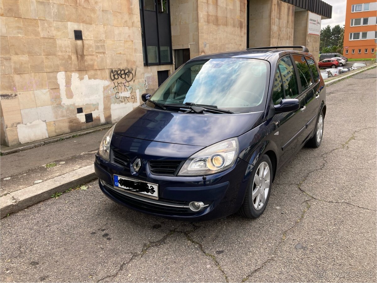 Renault Grand Scenic 2.0DCI 110 kW - 11