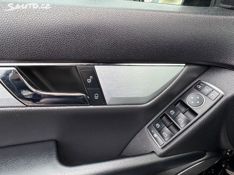 Mercedes-Benz Třídy C, 200,AVANTGARDE,MANUÁL,XENONY - 11