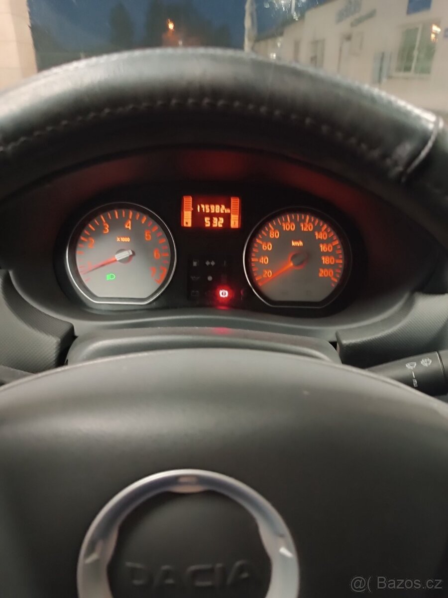 Dacia Logan 1.5 dci sedmimístný - 11