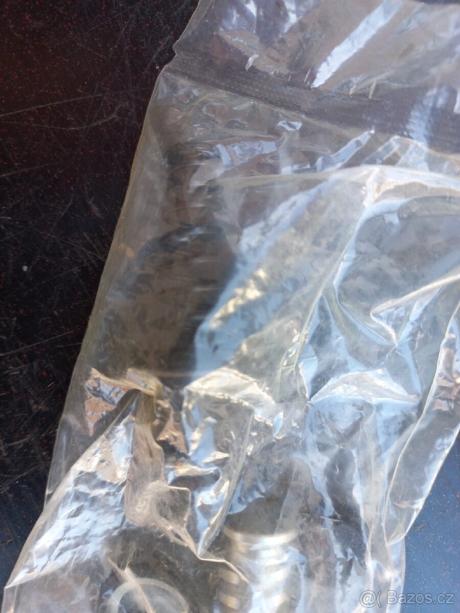 Suzuki VS 1400 Intruder - DÍLY -Padáky - Manuály - 11