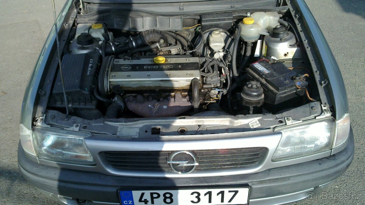 Opel Astra F caravan 18 16V - 11