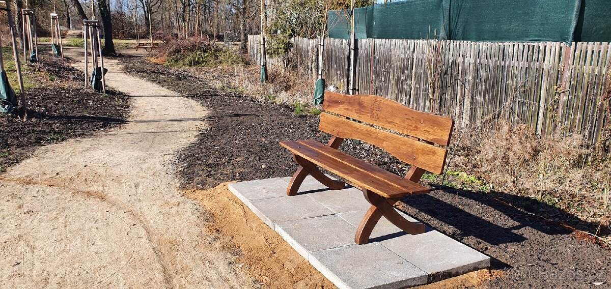 Zahradní lavička - 11