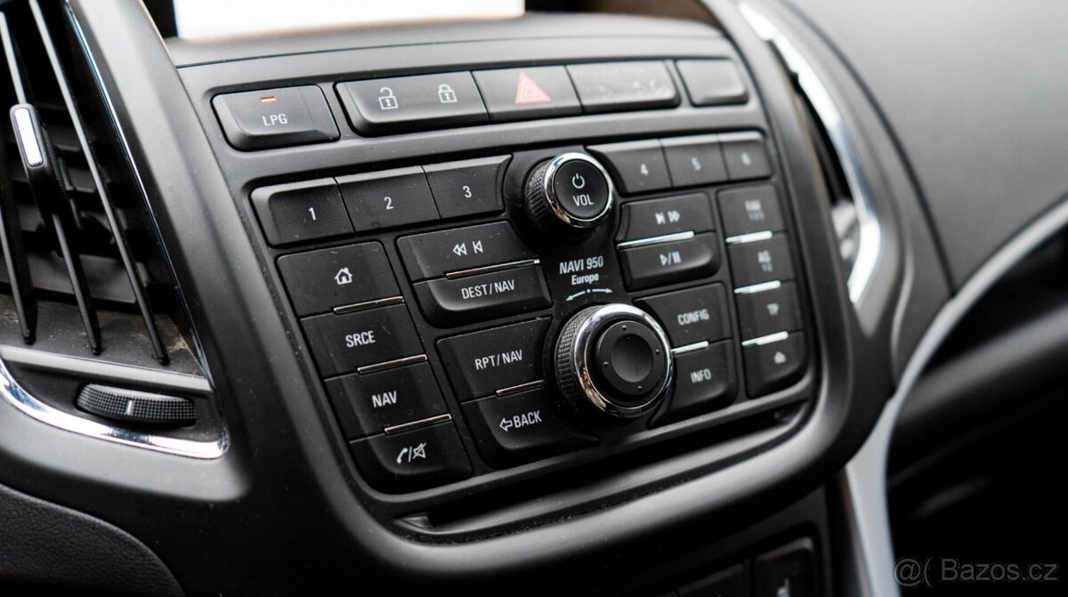 Opel Zafira Tourer 1.4 Benzín + LPG - 11