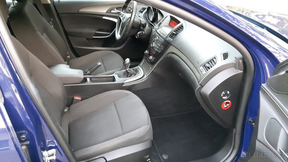 Opel Insignia 2.0 CDTI r. 2013, Tempomat, Auto. klimatizace - 11
