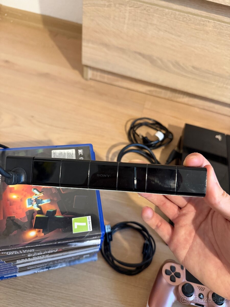PS4 500GB , ovládače , hry , PS4 kamera , slúchadlá A ĎALŠIE - 11