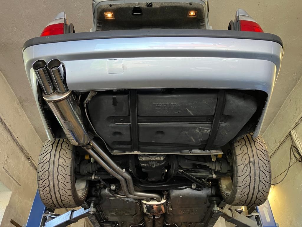 BMW E34 540i Manual - 11