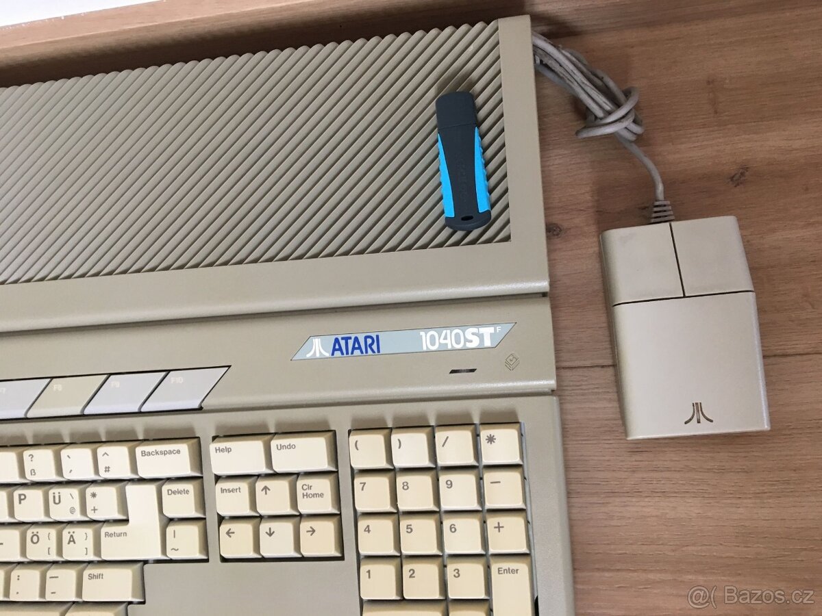 Historický počítač Atari 1040 STF + GoTek Floppy Emulator - 11
