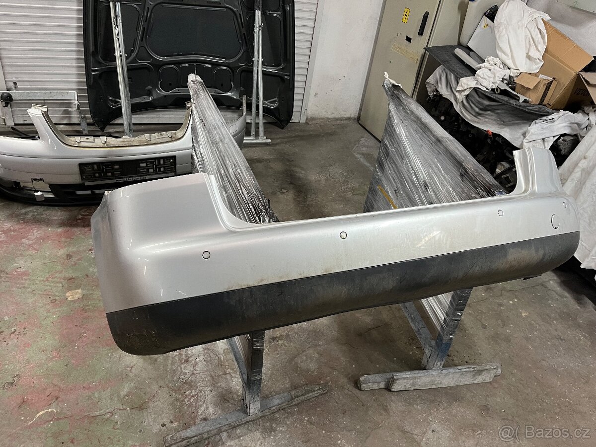 Vw Touran přední zadní nárazník LA7W stříbrný maska - 11