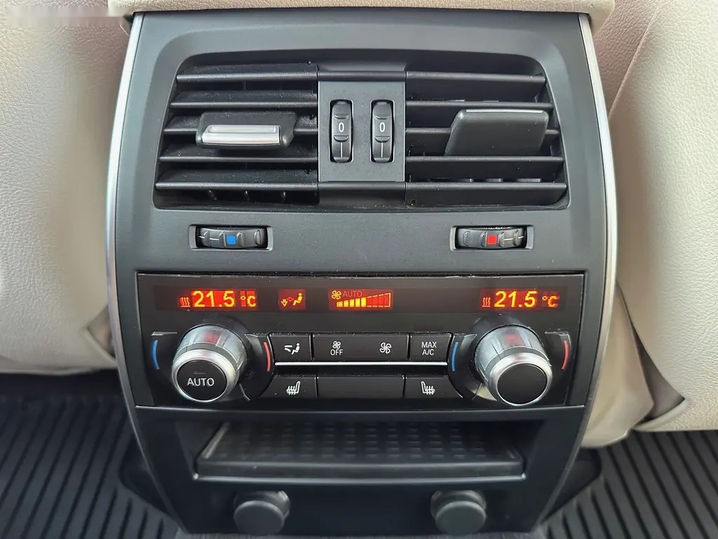 BMW Řada 5, 535D XDRIVE M-PAKET 230KW - 11