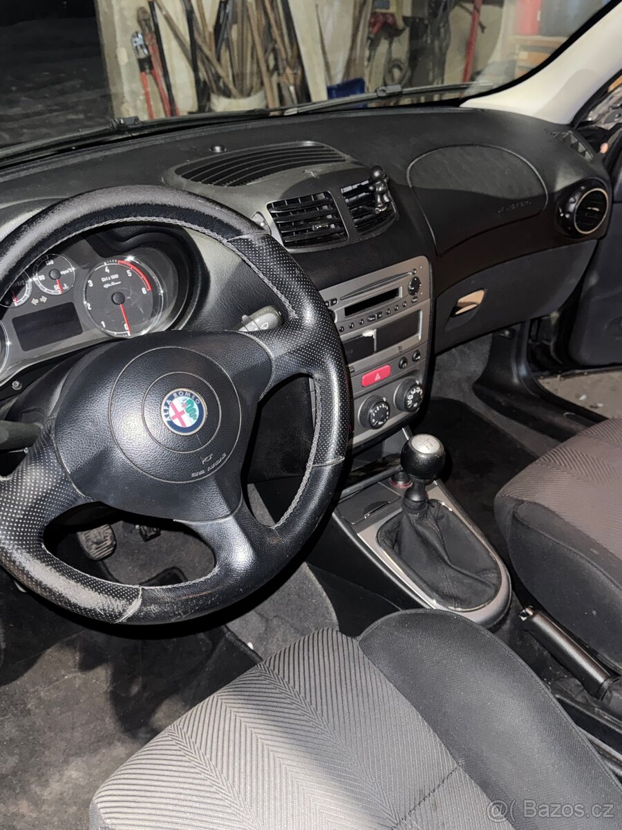 Alfa romeo 147 - 11