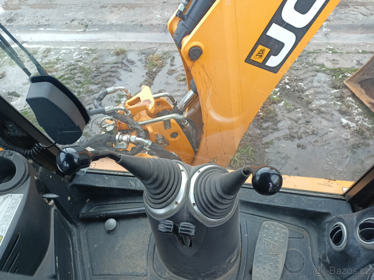 Traktorbagr JCB 3CX - 11