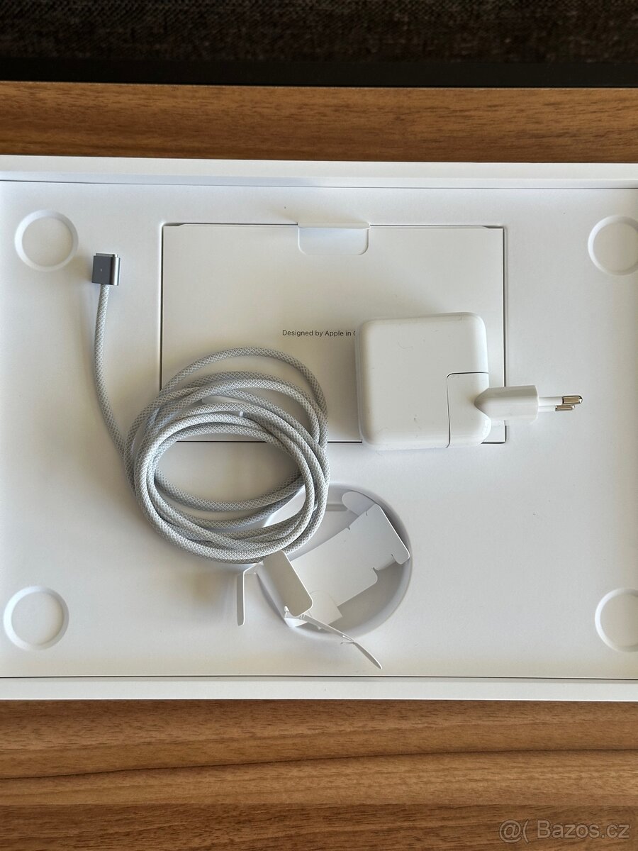 Apple MacBook Air 13" 2022, M2 8-Core 16GB/256GB Space Grey - 11