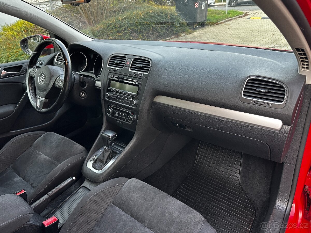 Volkswagen Golf 1.4 TSI 118kW DSG Highline ALU R17 Alcantara - 11