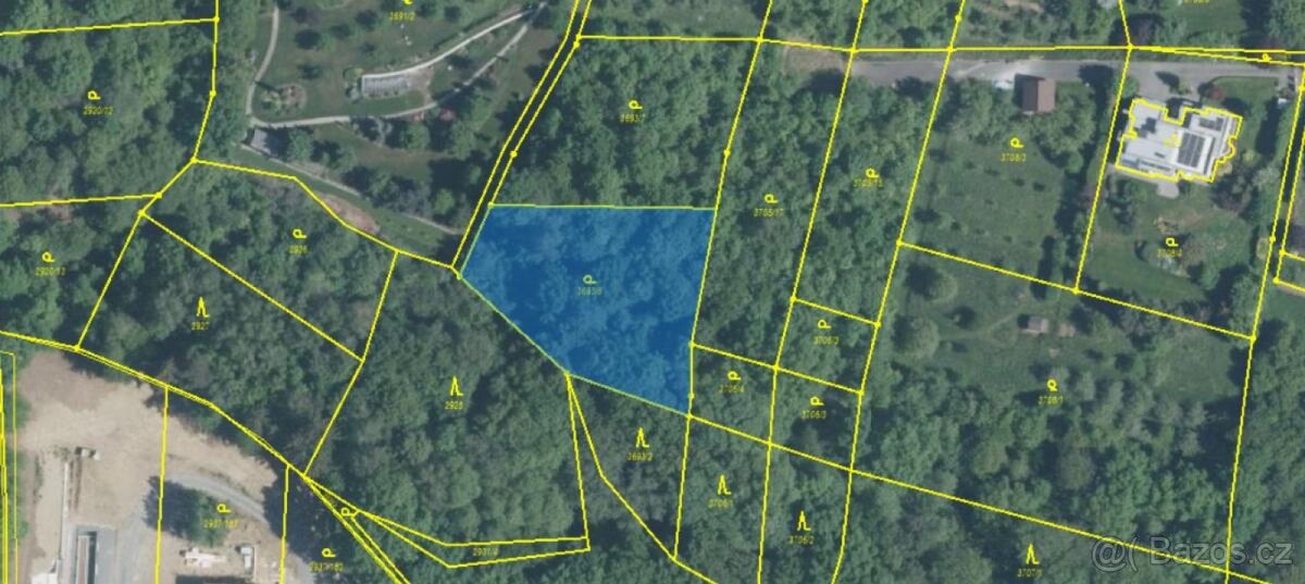 Prodám stavební pozemek v k.ú. Zlín, okres Zlín - 11