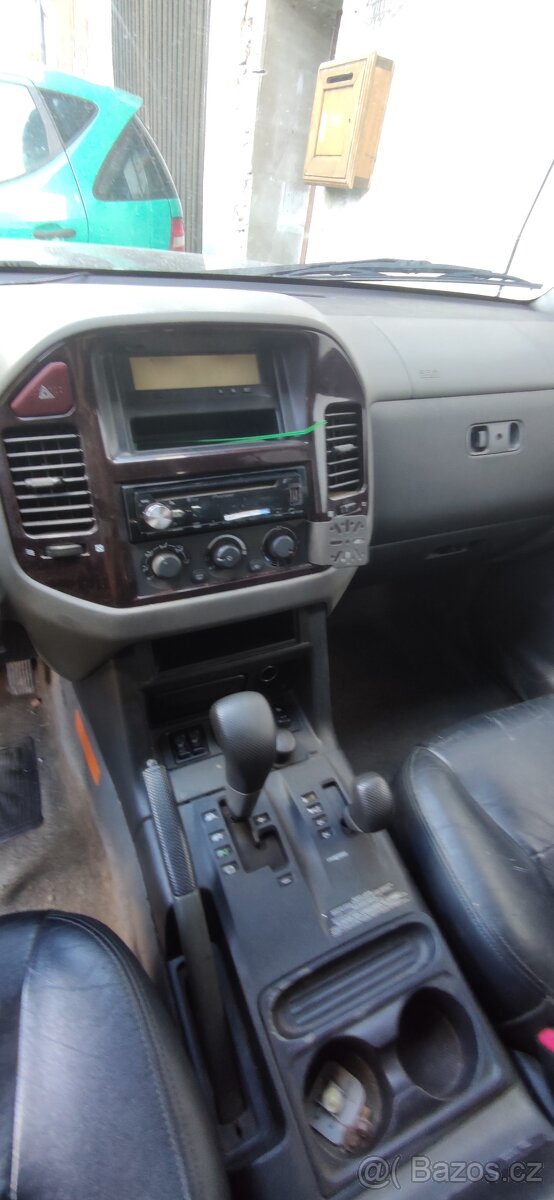 MITSUBISHI Pajero GDI 3,5 v6 benzín automat 353 000 km - 11