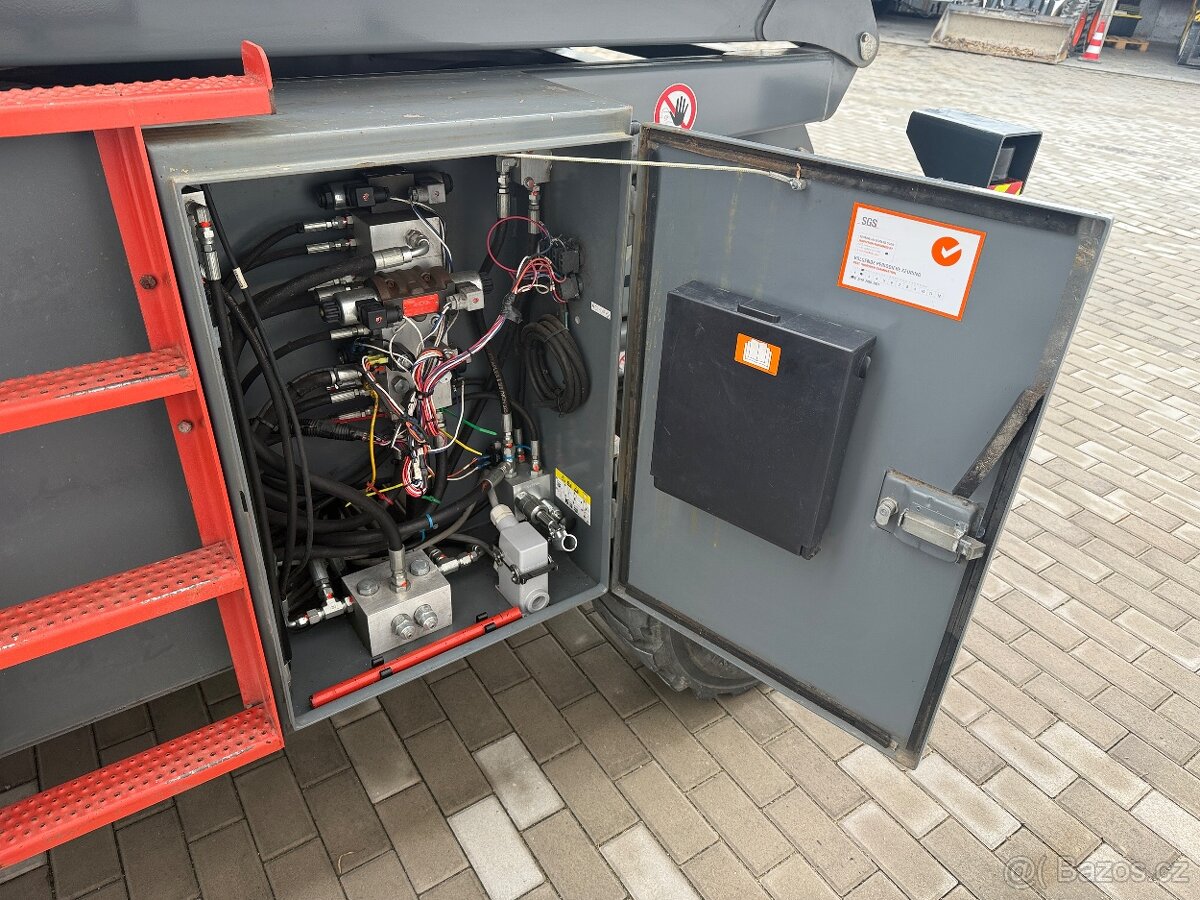 Terénní Nůžková Plošina Skyjack SJ-8831 | r. 2017 | 480 mth - 11