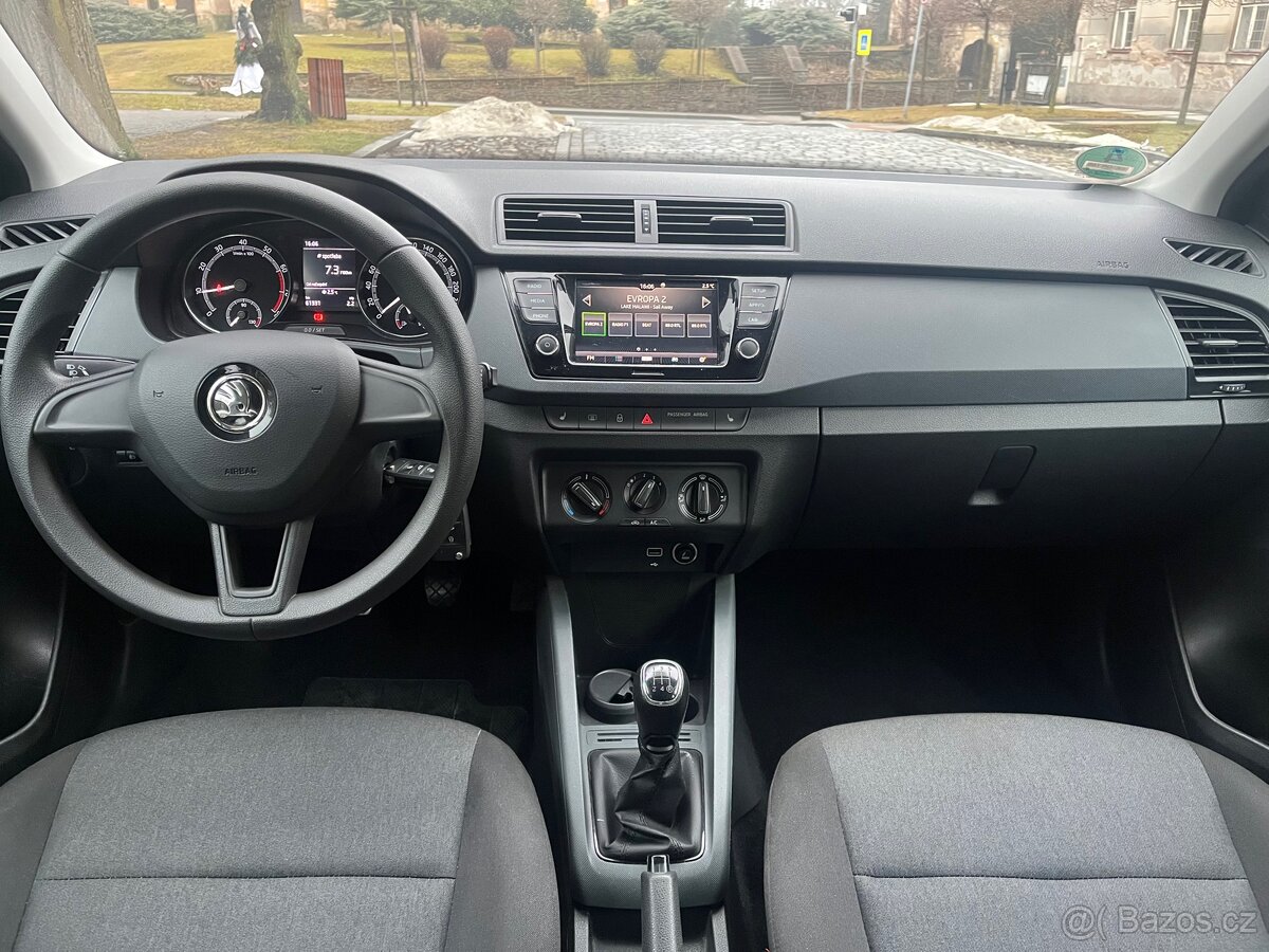 Škoda Fabia,55kW,parkovací senzory - 11