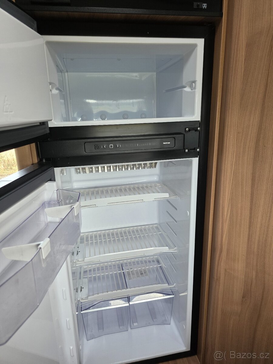 Obytny automobil Adria Matrix 670 SL - 11