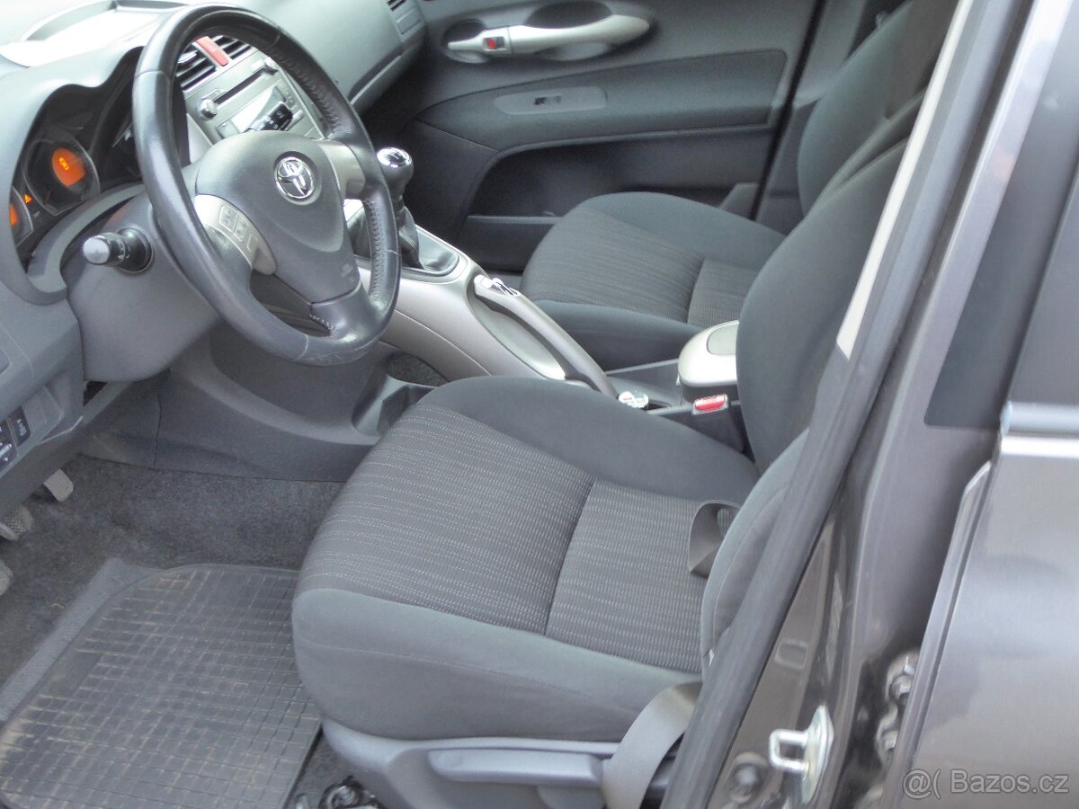 Toyota Auris 1,4 D-4D - 11