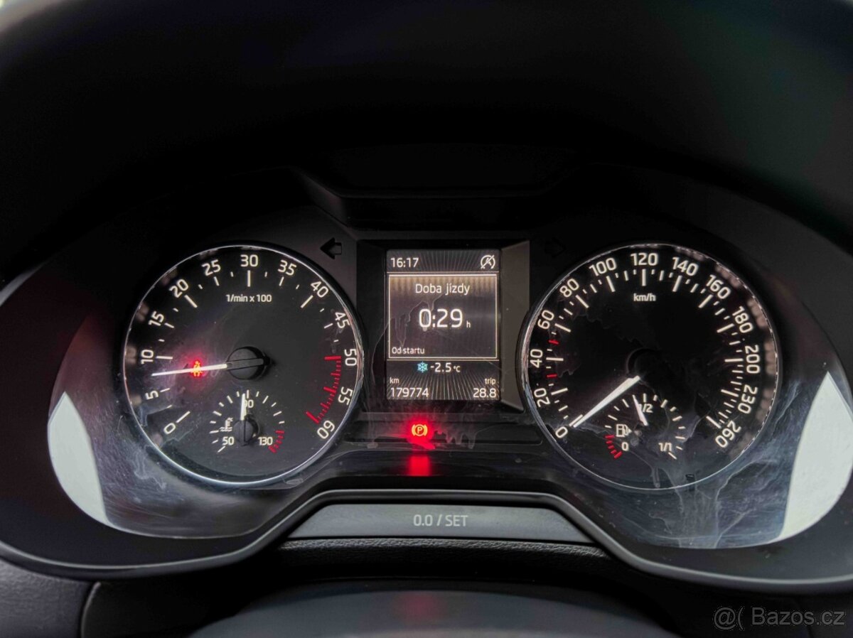 Škoda Octavia Combi 2.0 TDI Ambition - 11