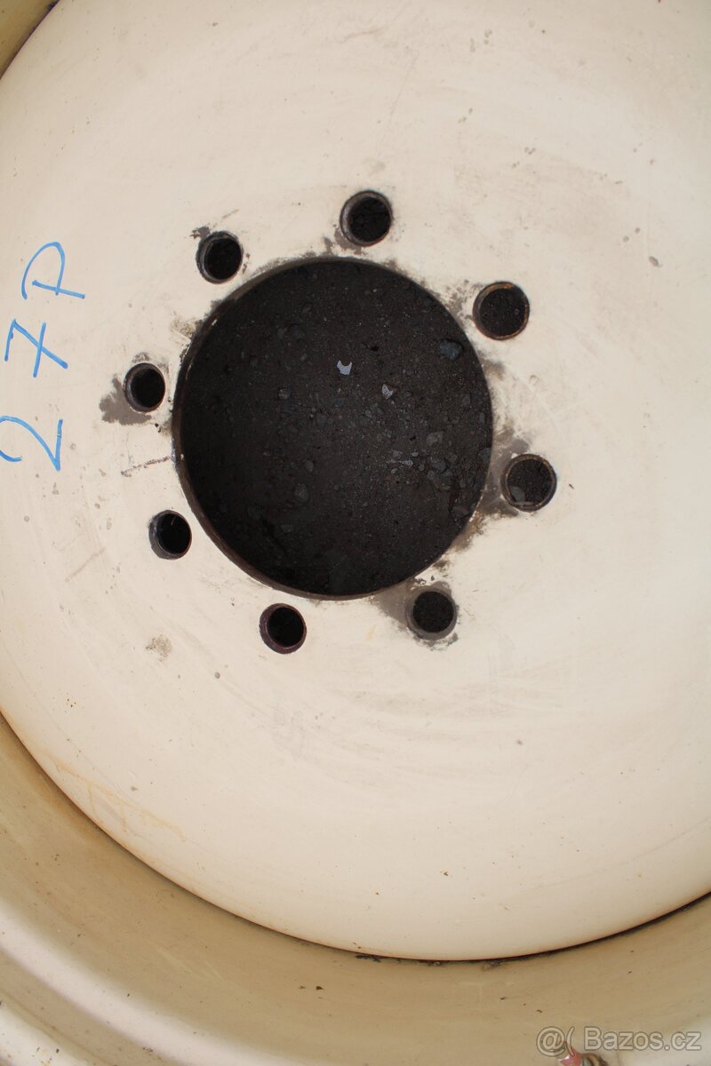 Zetor crystal zadní kola ráfky disky 18,4-34 12 pláten - 11