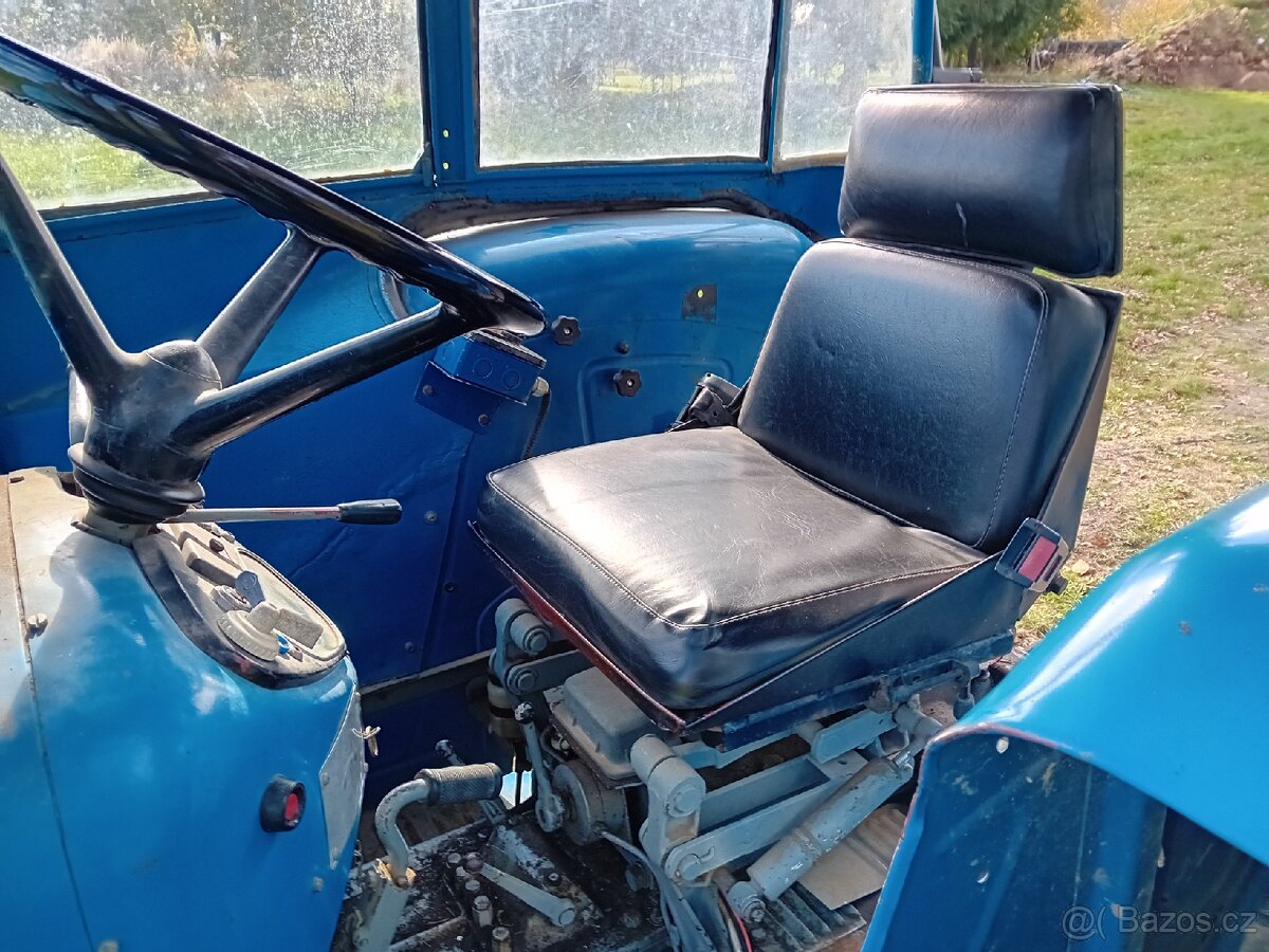 Zetor 3011, ochranný rám, kabina, zachovalý - 11