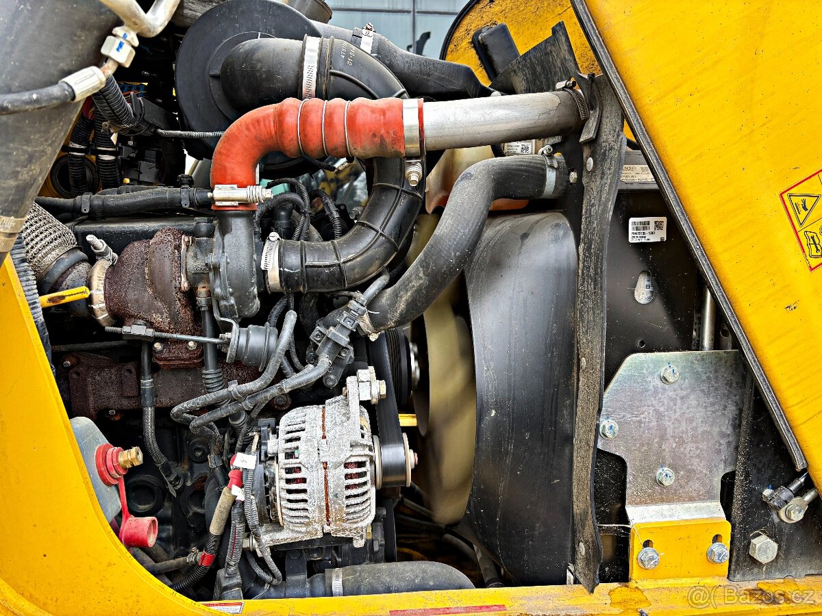 NEW HOLLAND B115C BAGR-Nakladač - 11