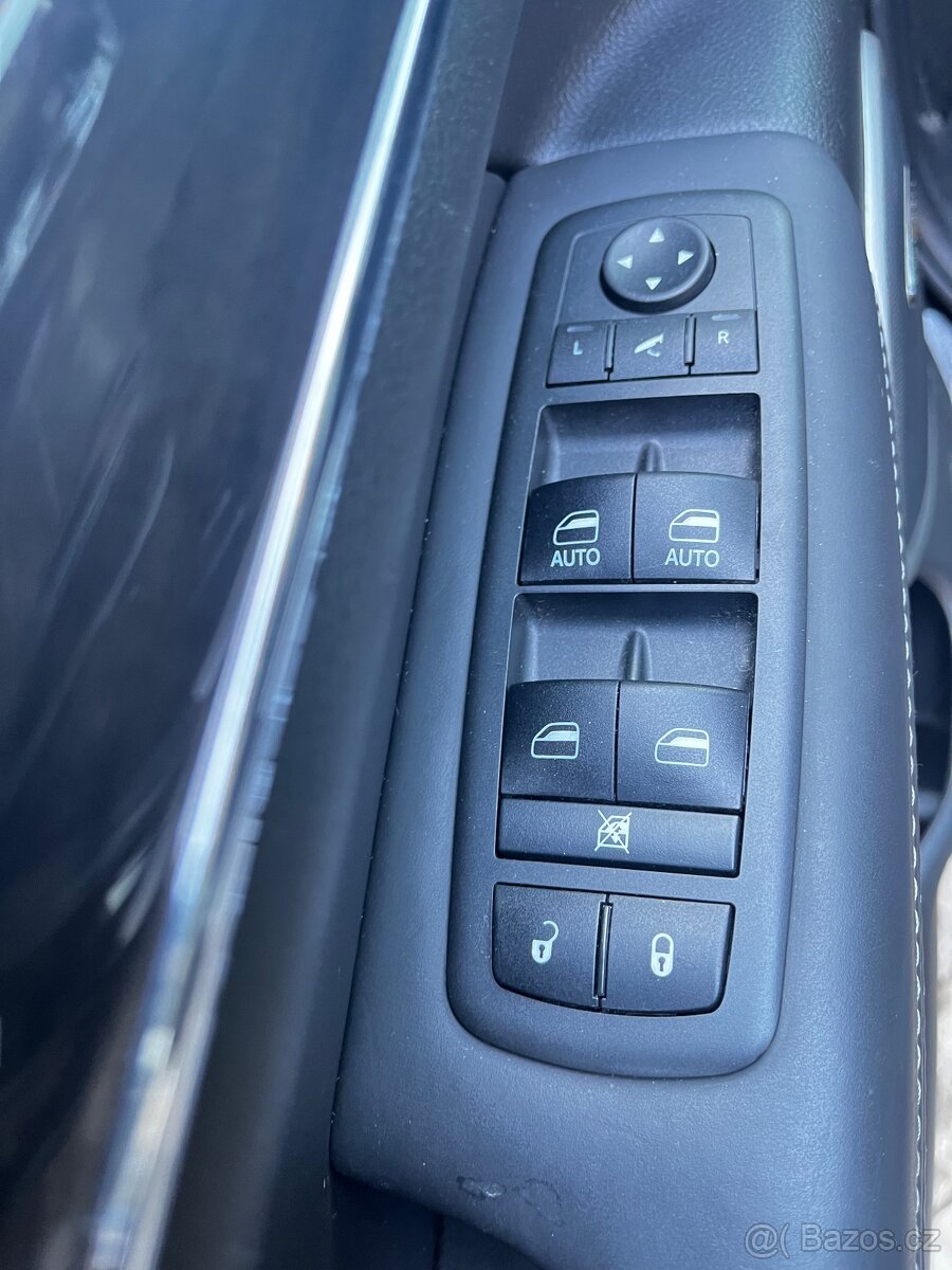 JEEP Grand Cherokee 3,0 4x4 OVERLAND - 11