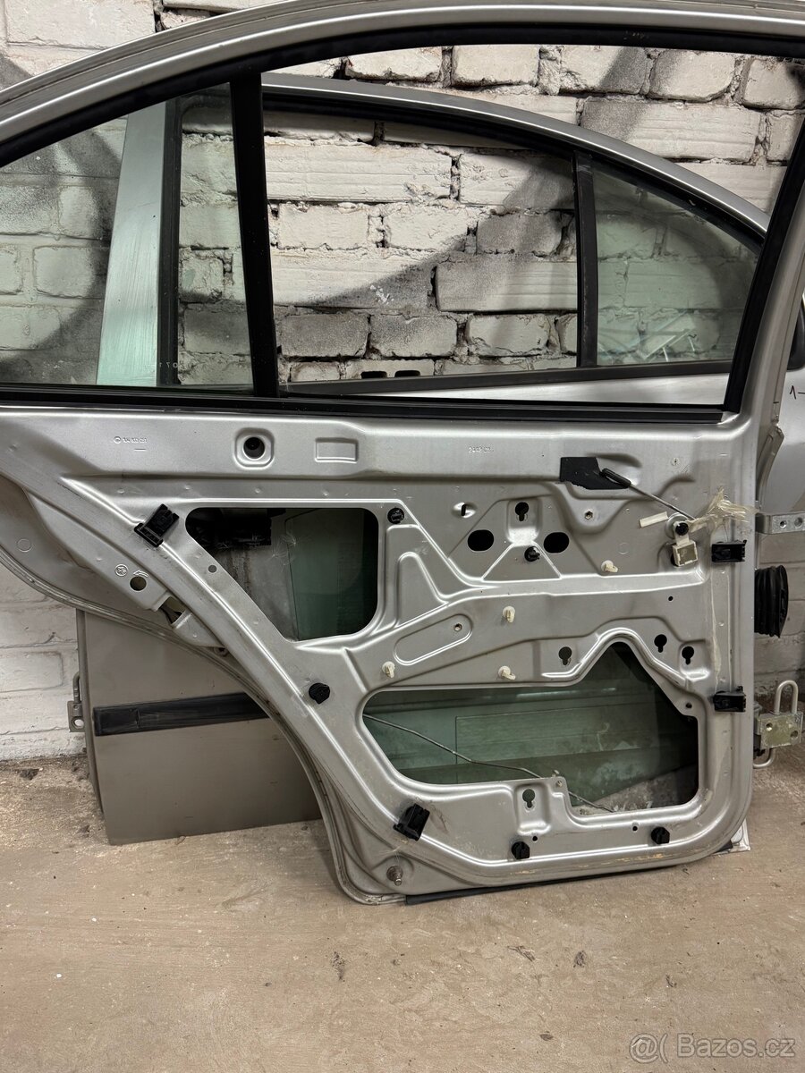 Škoda Octavia 1, sedan, LZ dveře - 11