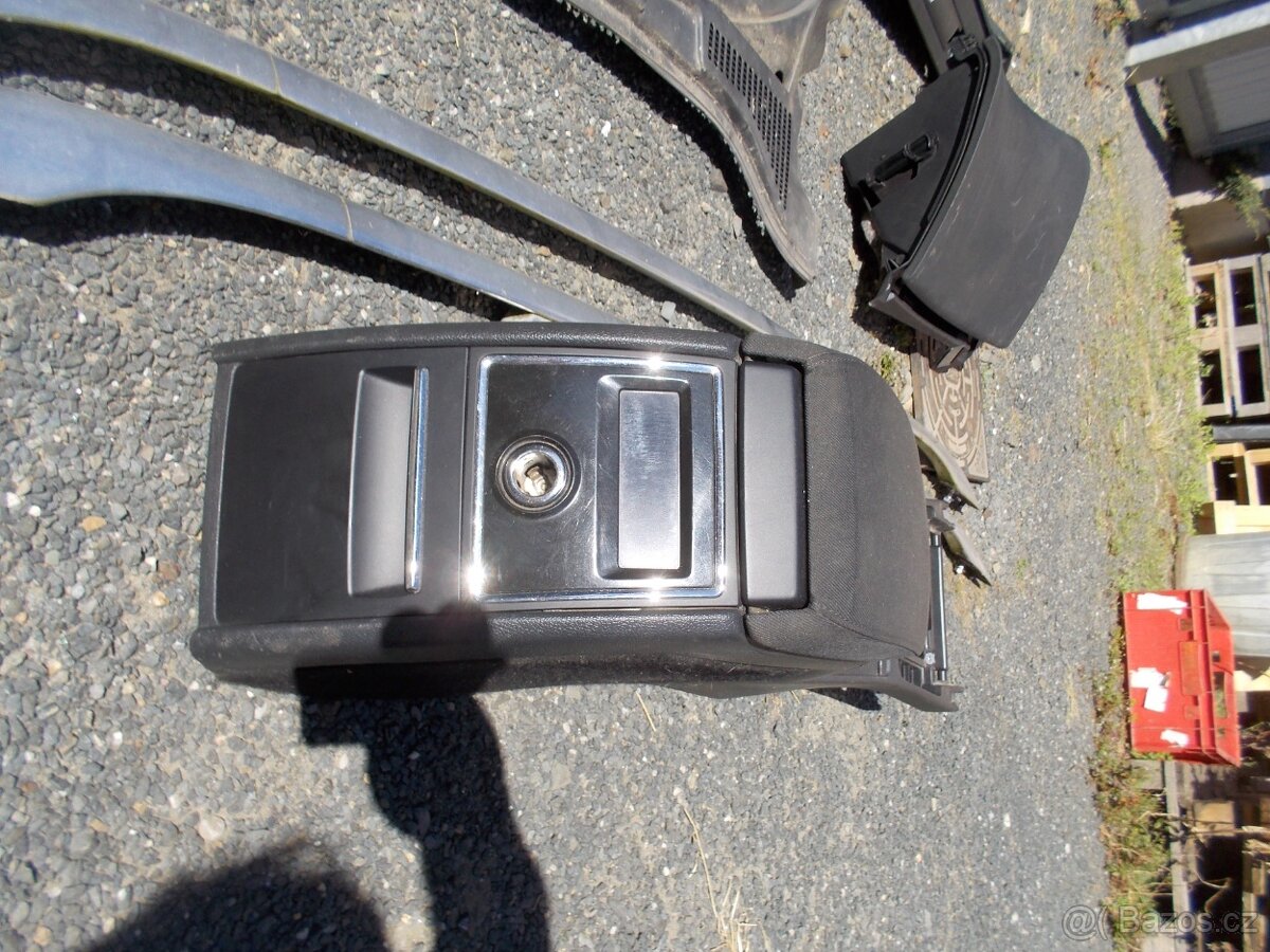 Díly interiéru Škoda Superb II kombi - 11