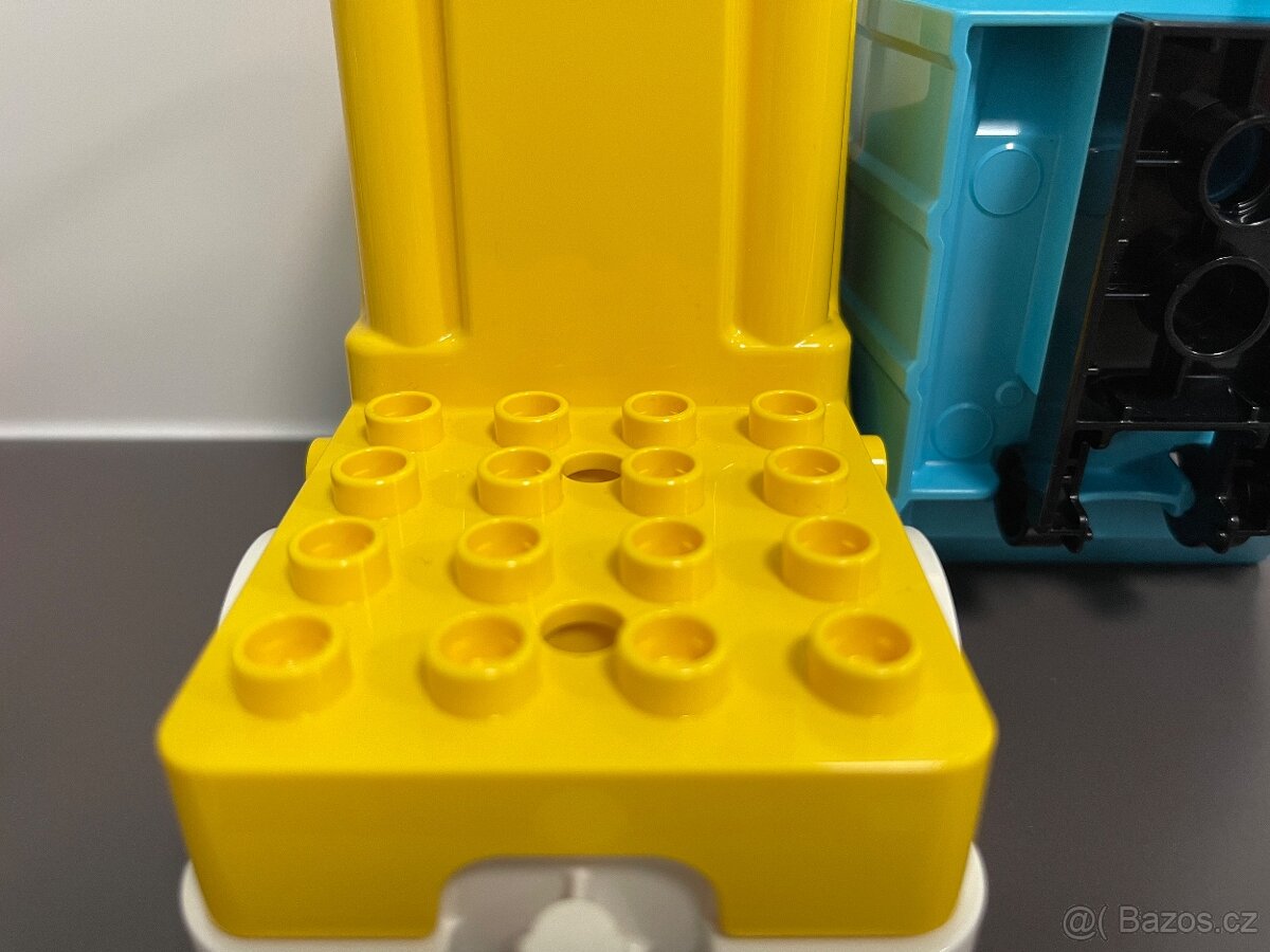 Lego Duplo nákladní auto - 11