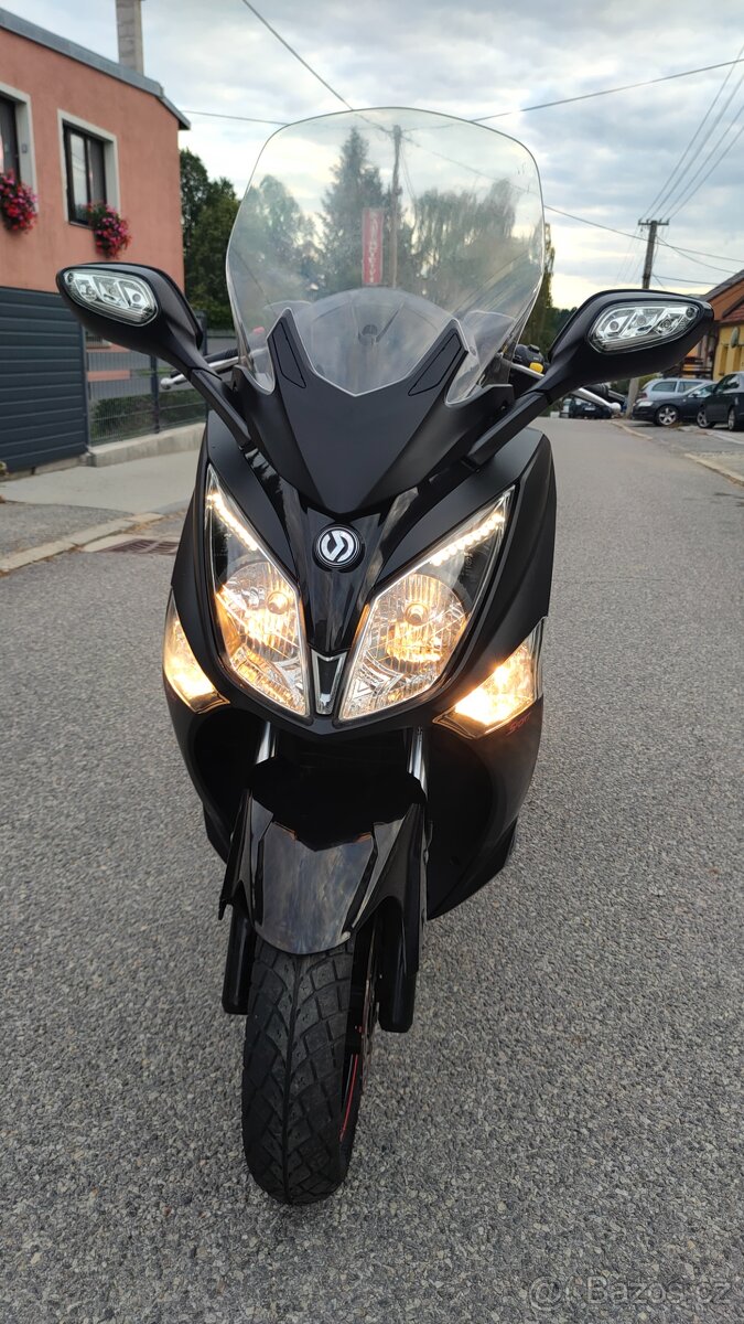 SYM GTS 300 i ABS - 11